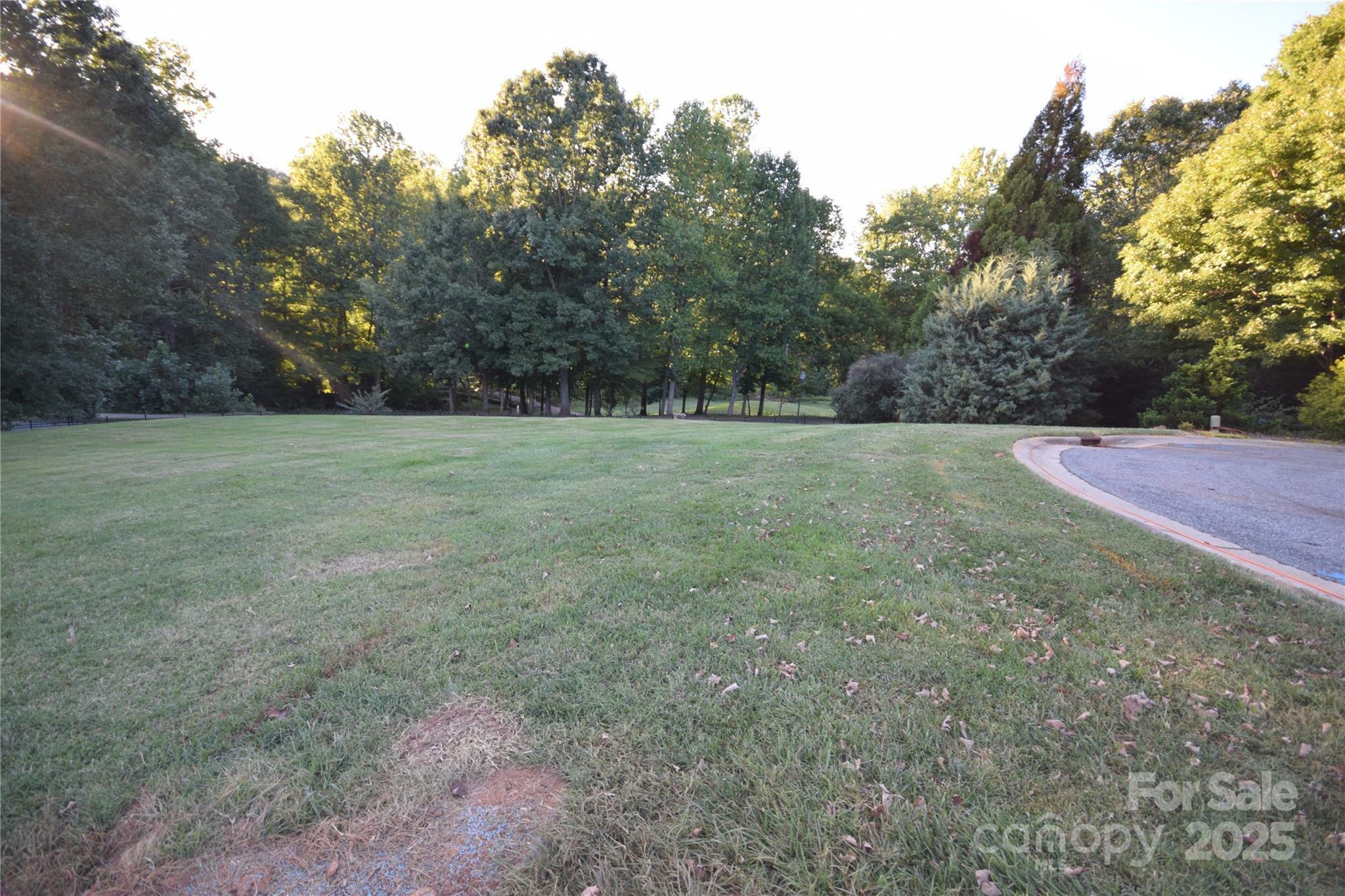 Property Photo: 3771 Sarazen Court NC 28613