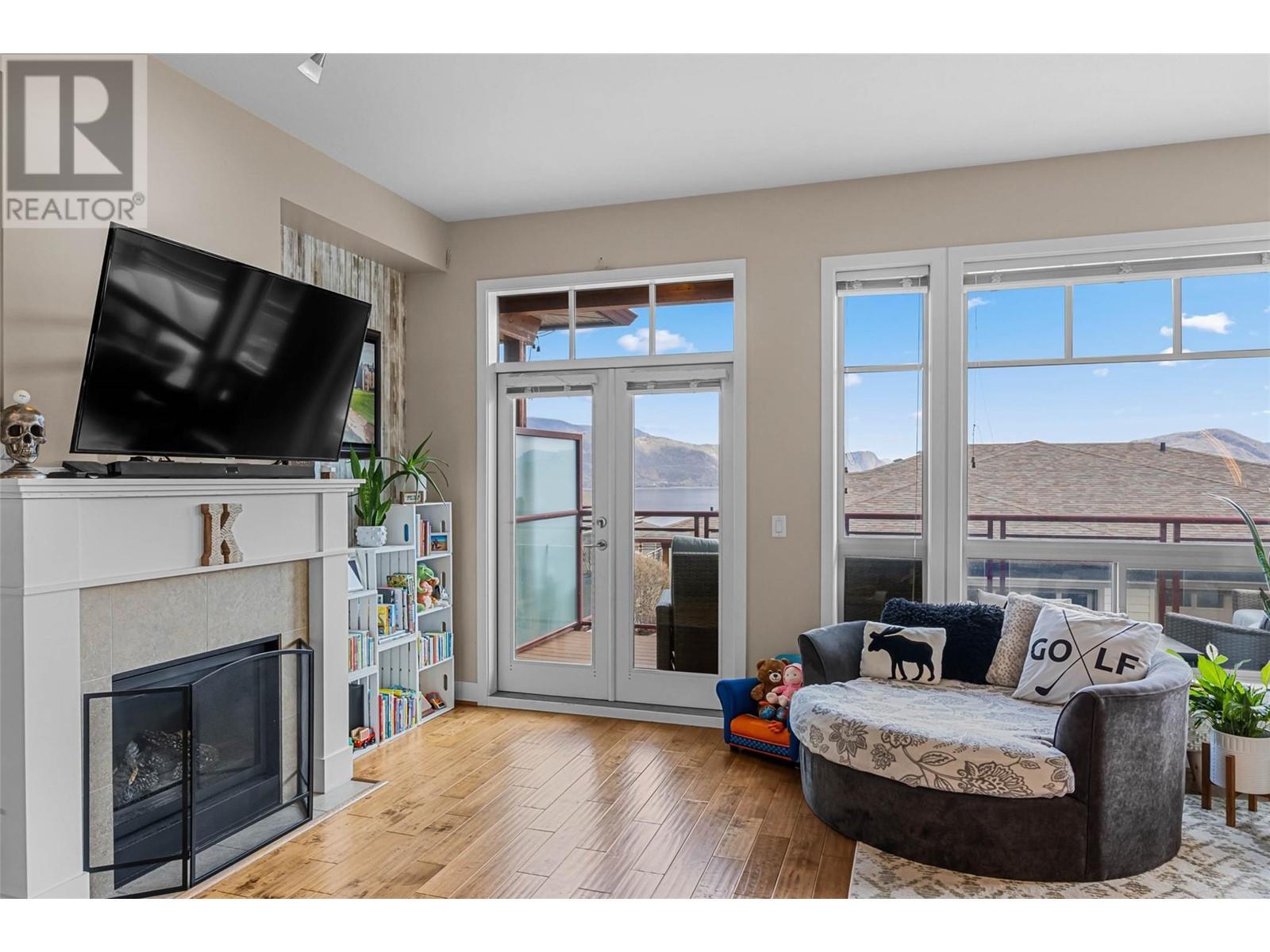 Property Photo: 175 Holloway Drive 11 BC V1S 0B2