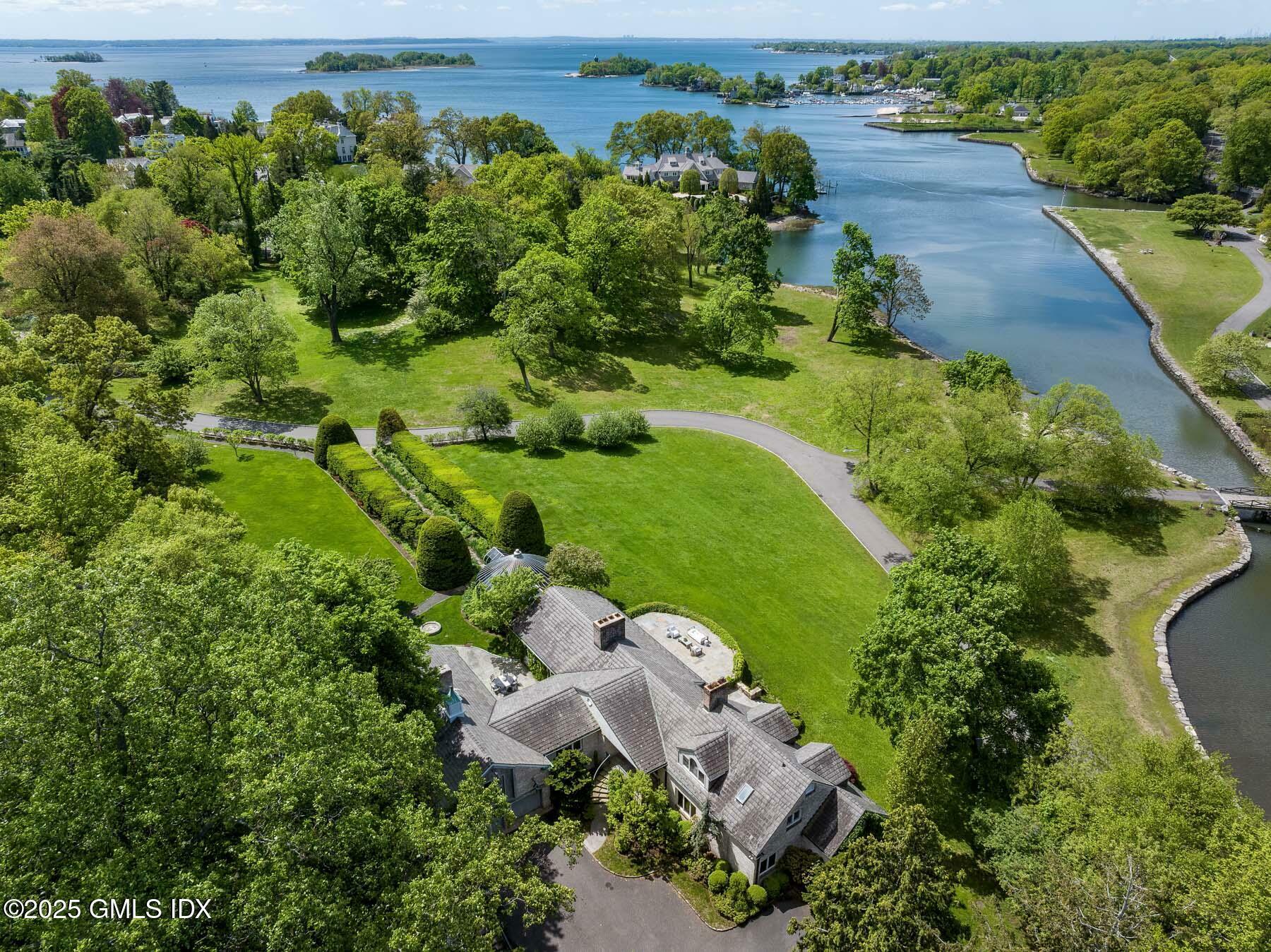 33 Meadow Wood Drive  Greenwich CT 06830 photo