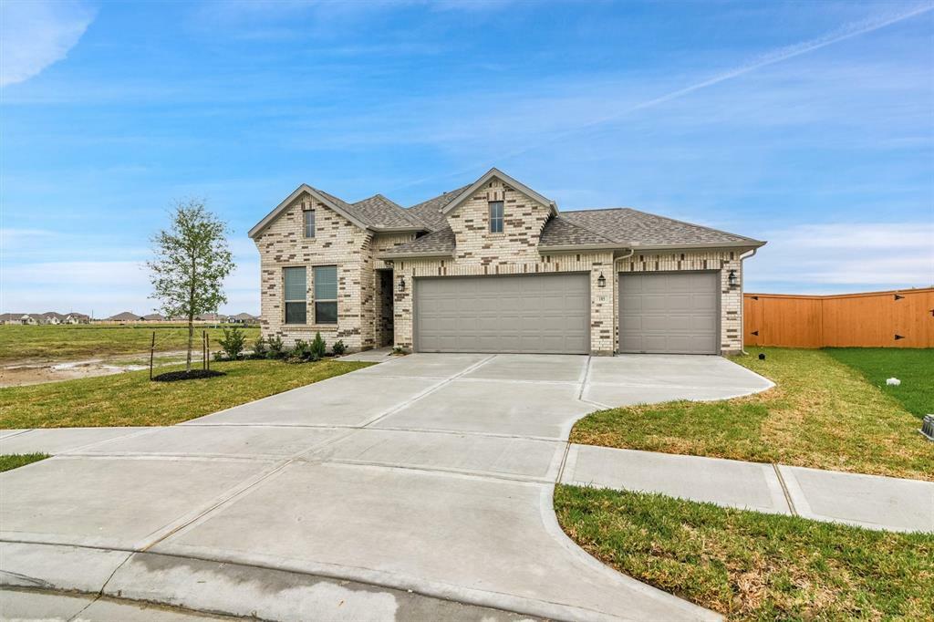 Property Photo: 185 Rosillo Drive TX 77535