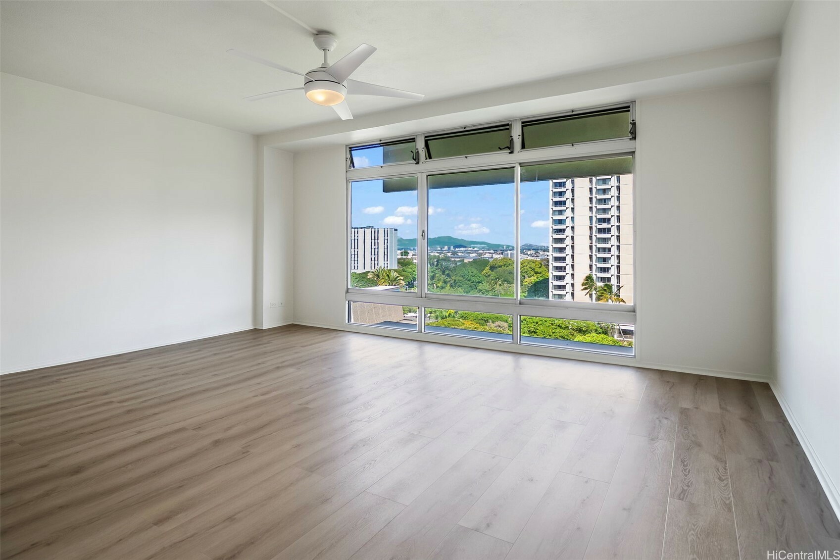 1511 Nuuanu Avenue 922  Honolulu HI 96817 photo