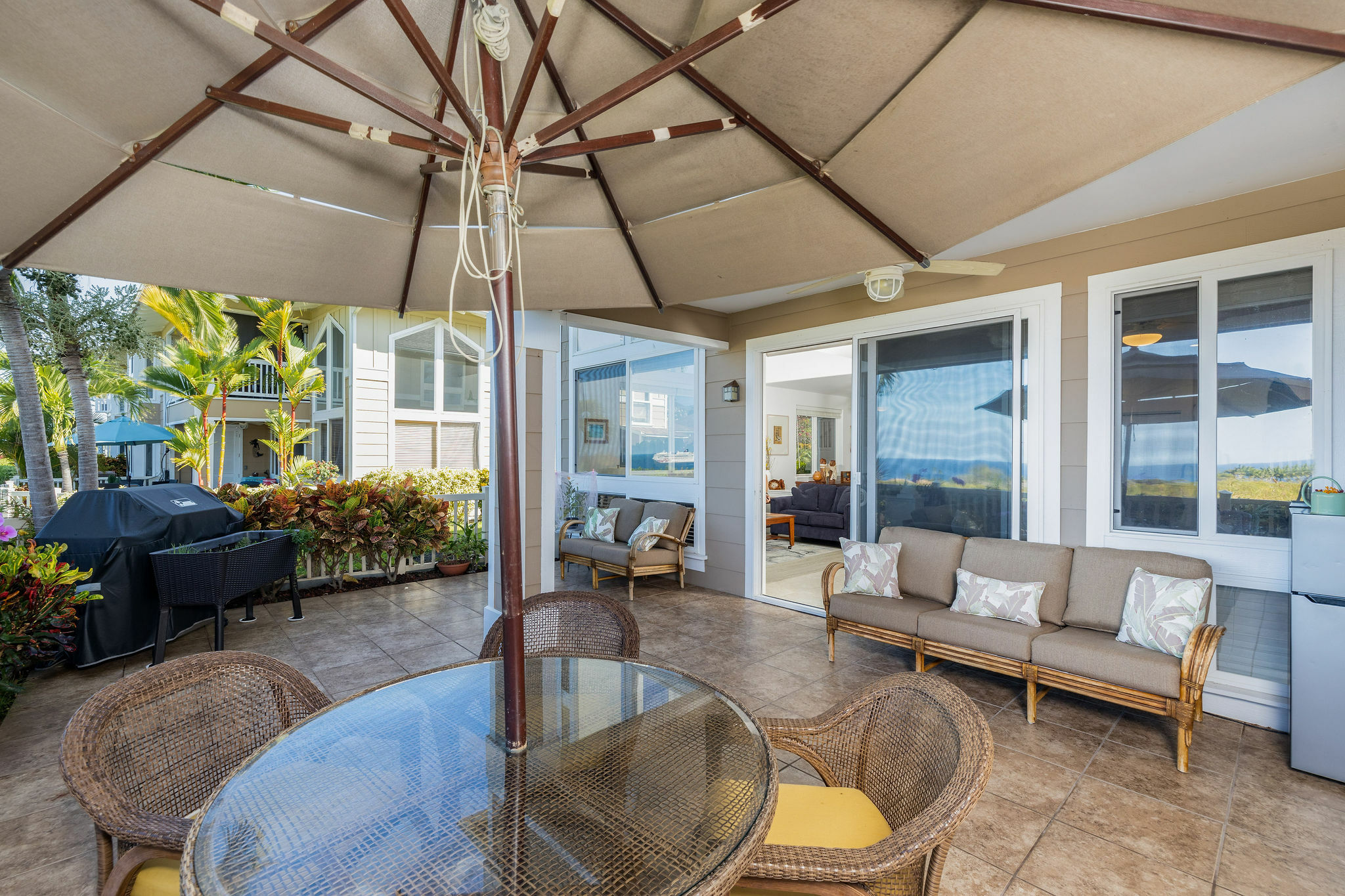 Property Photo: 75-6060 Kuakini Hwy I1 HI 96740