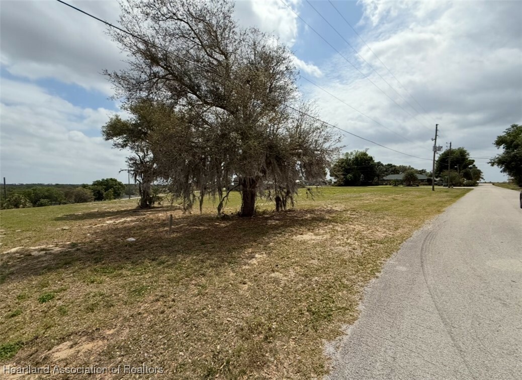 Property Photo: 502 Reba Drive FL 33852