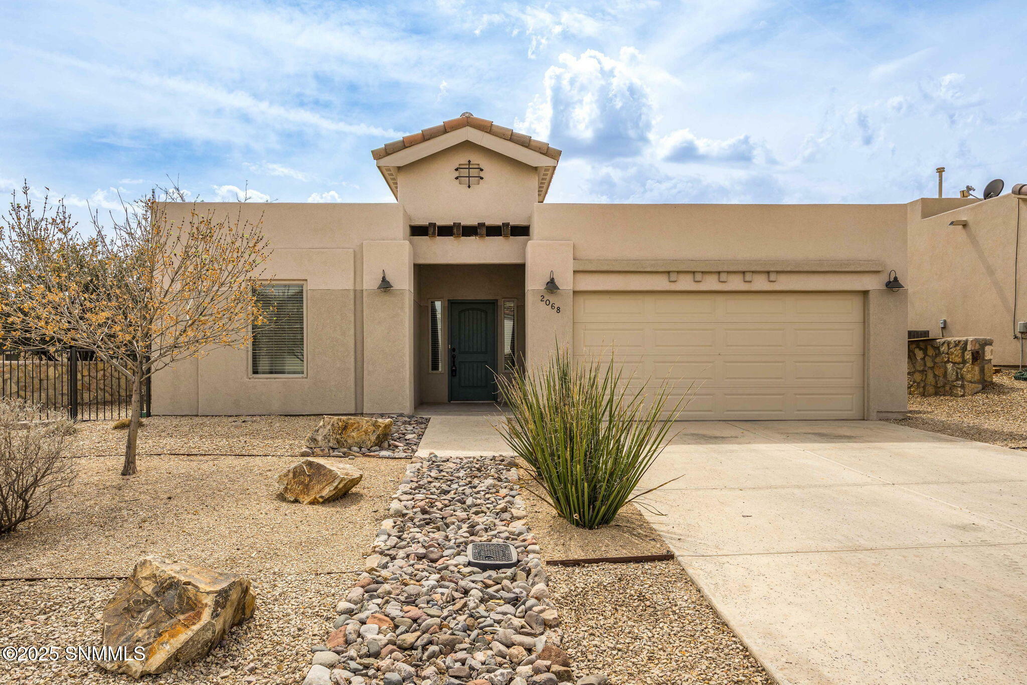 Property Photo: 2068 E Villa Napoli Loop NM 88011