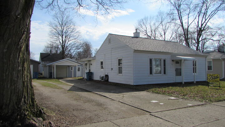 22 Branch Avenue  Coldwater MI 49036 photo