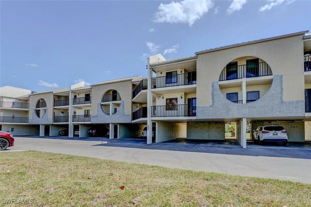 Property Photo:  21440 Bay Village Drive 122  FL 33931 