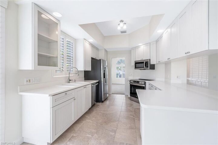 Property Photo: 8511 Alessandria Ct FL 34114