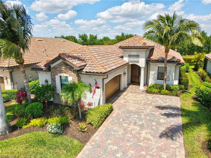 Property Photo: 2930 Aviamar Cir FL 34114