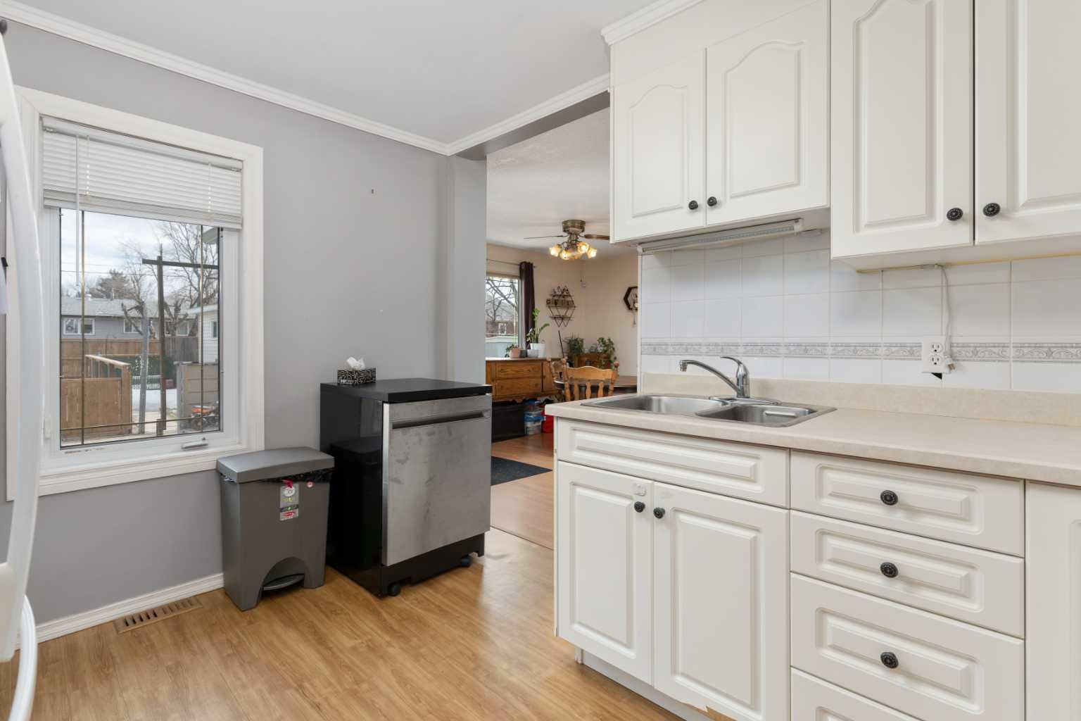 Property Photo:  5011 56 Street  AB T0B 2L0 