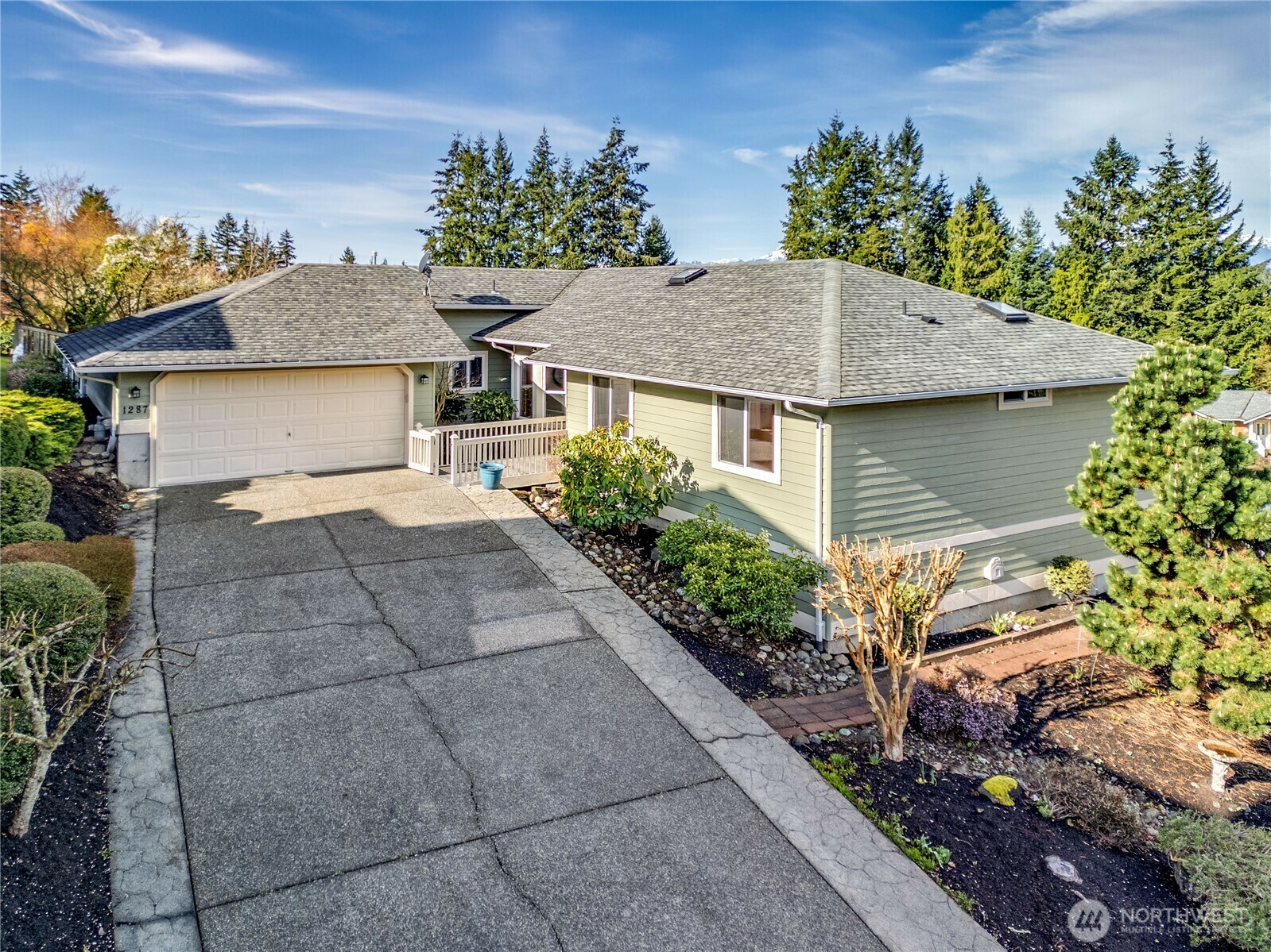 Property Photo: 1287 NE Odin Court WA 98370