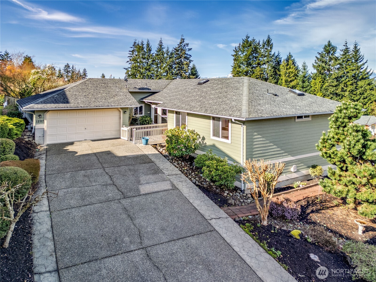 Property Photo: 1287 NE Odin Court WA 98370
