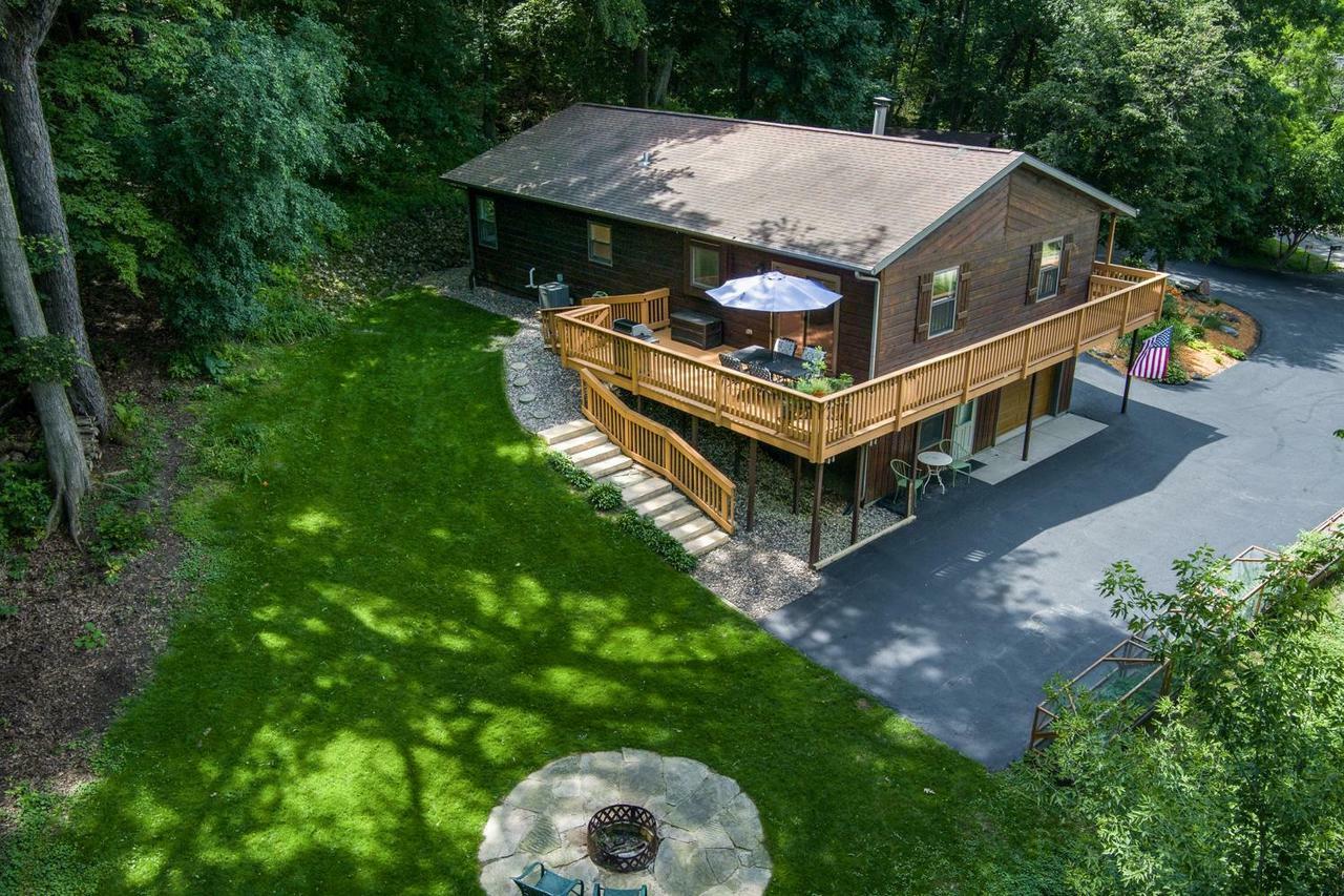 Property Photo: 470 East Ellendale Road WI 53534