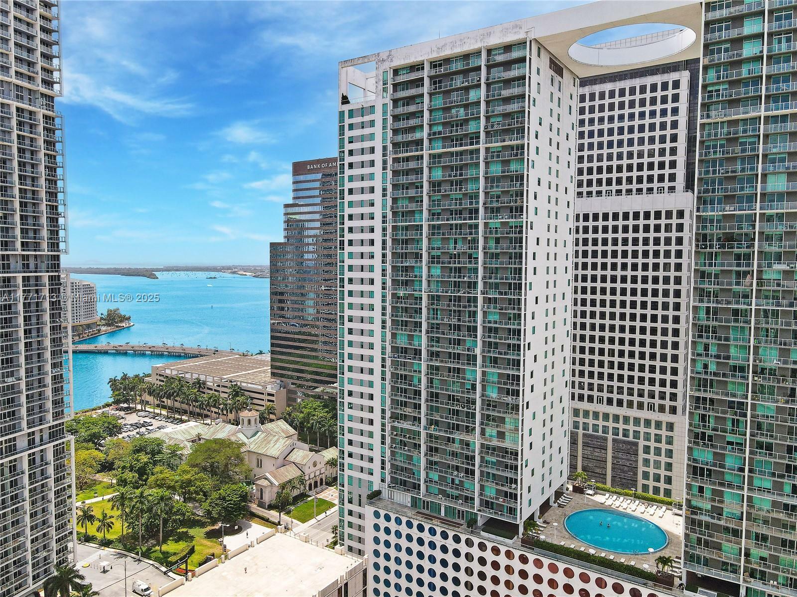 55 SE 6th St 1506  Miami FL 33131 photo