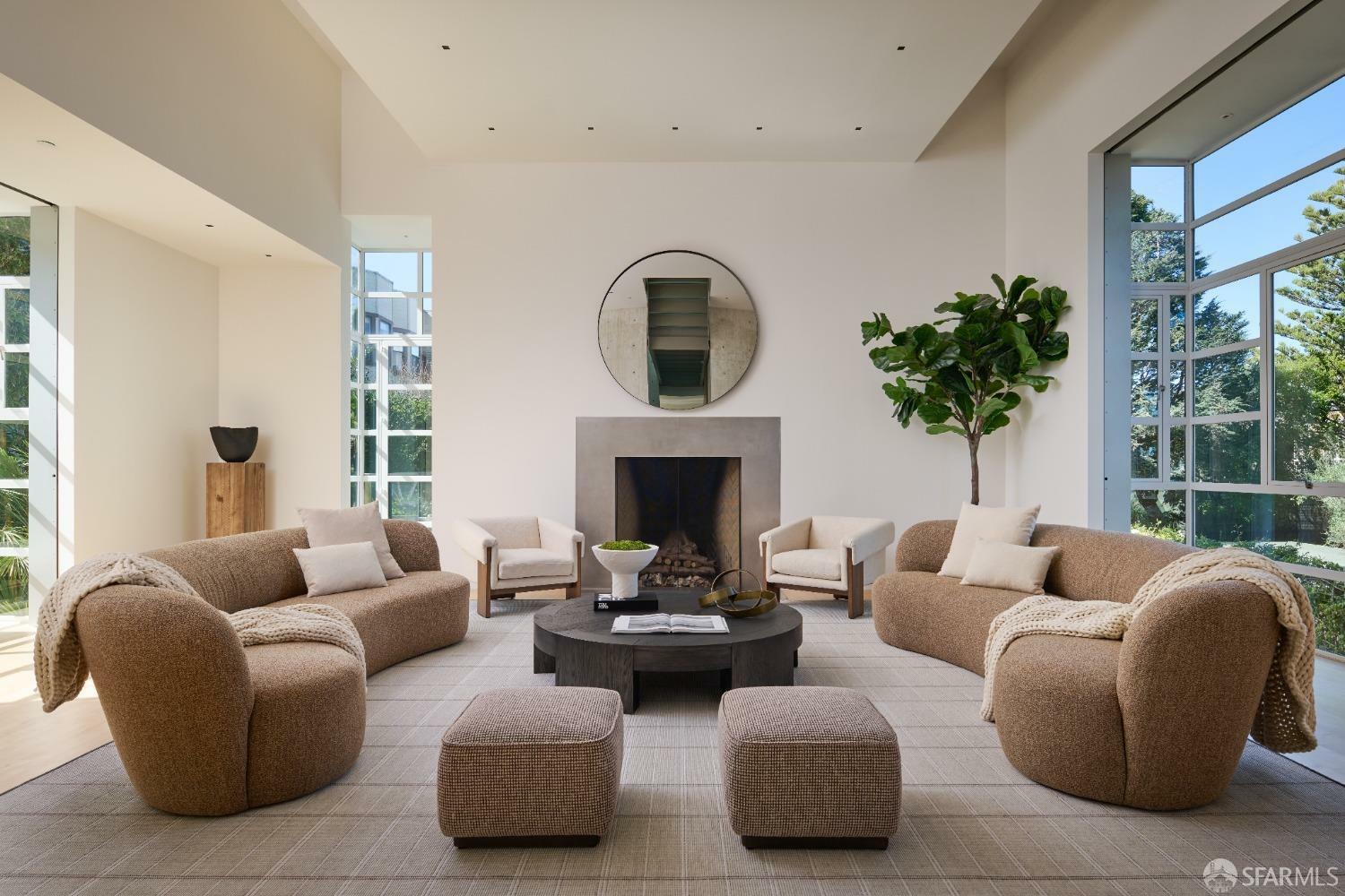 Property Photo: 340 Lombard Street CA 94133