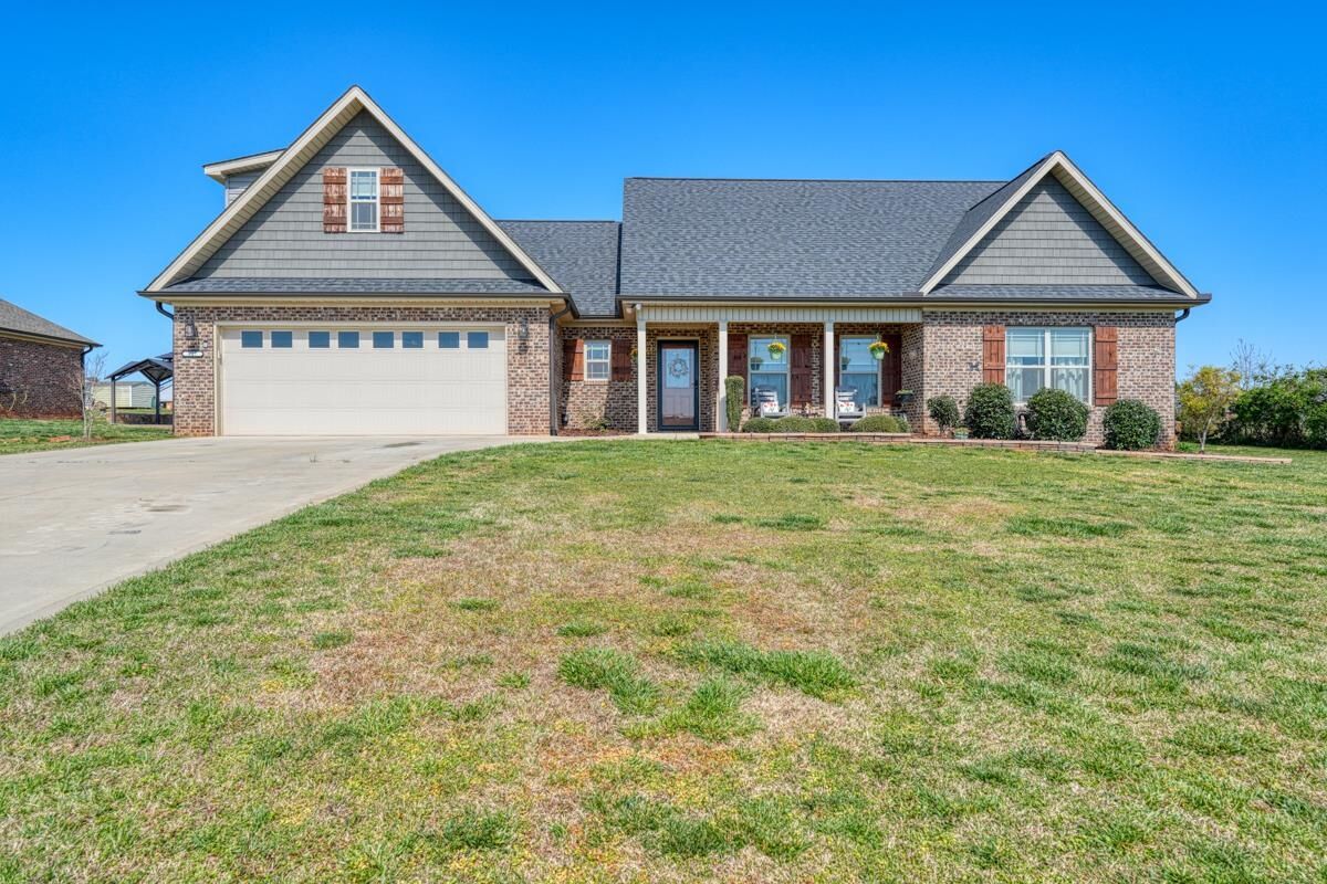 Property Photo:  927 Love Springs Road  SC 29330 