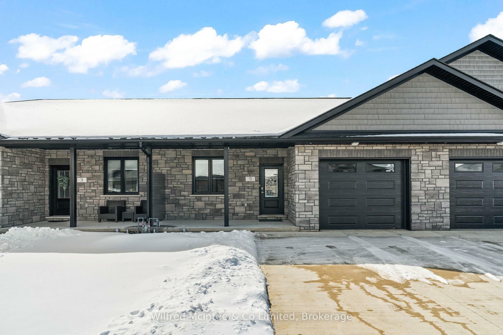 Property Photo: 5 Palmer Marie Lane ON N0G 1L0