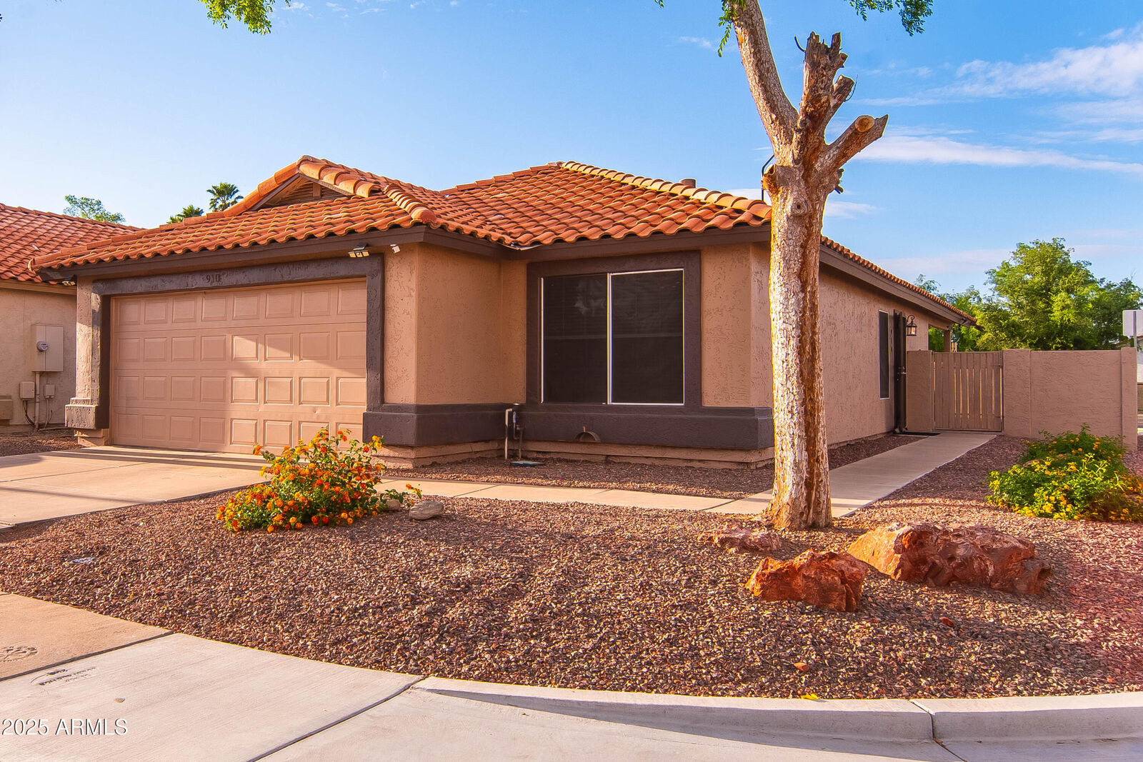 Property Photo:  910 W Redondo Drive  AZ 85233 