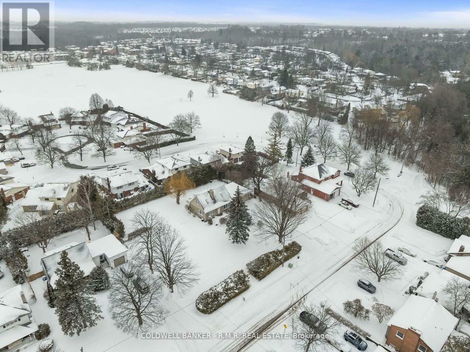 Property Photo: 904 Parklane Avenue ON L1G 1N8