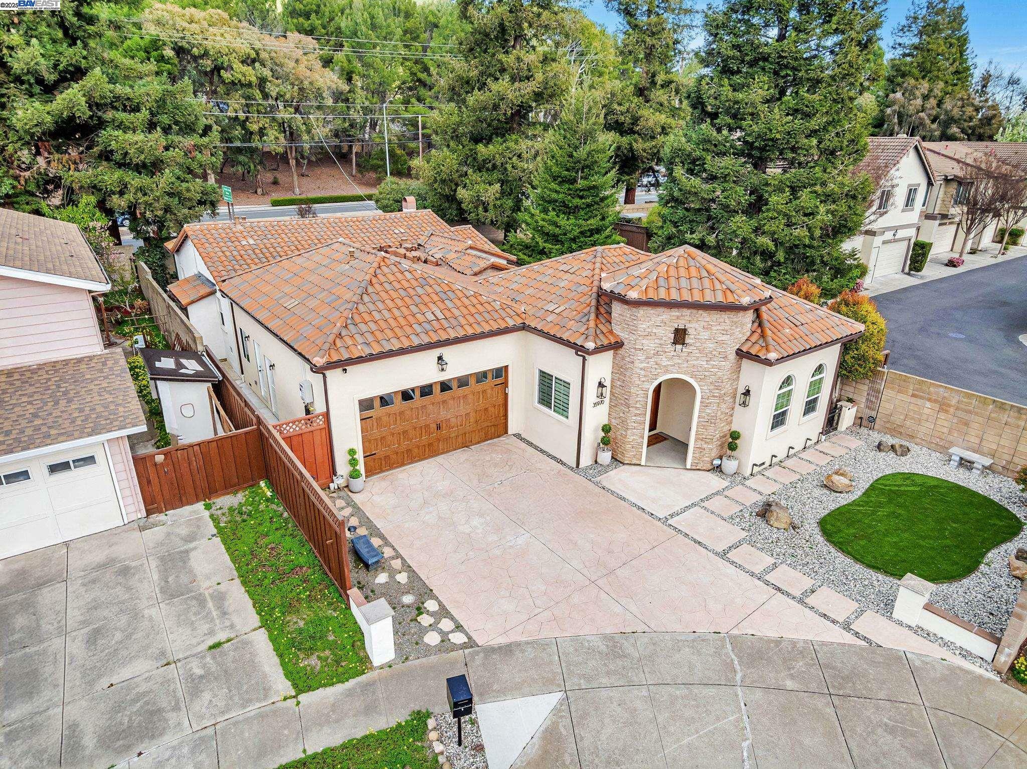 Property Photo: 35970 Vivian Pl CA 94536