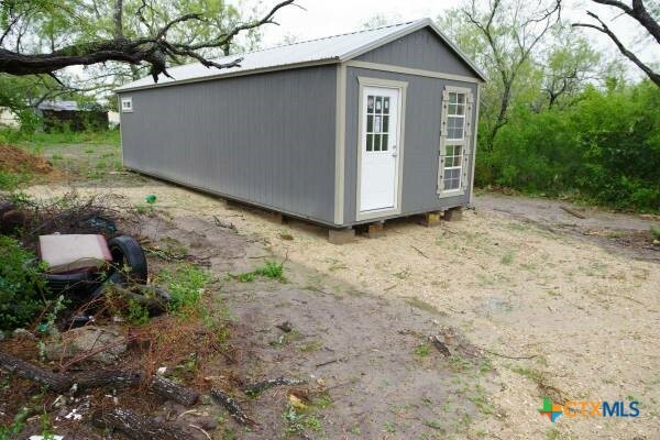Property Photo:  711 N Davidson Street  TX 78118 