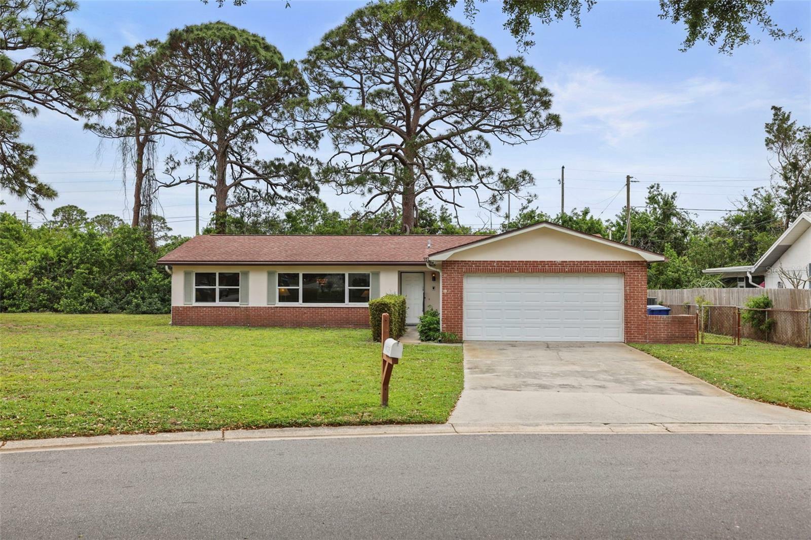 Property Photo: 14006 79th Avenue FL 33776