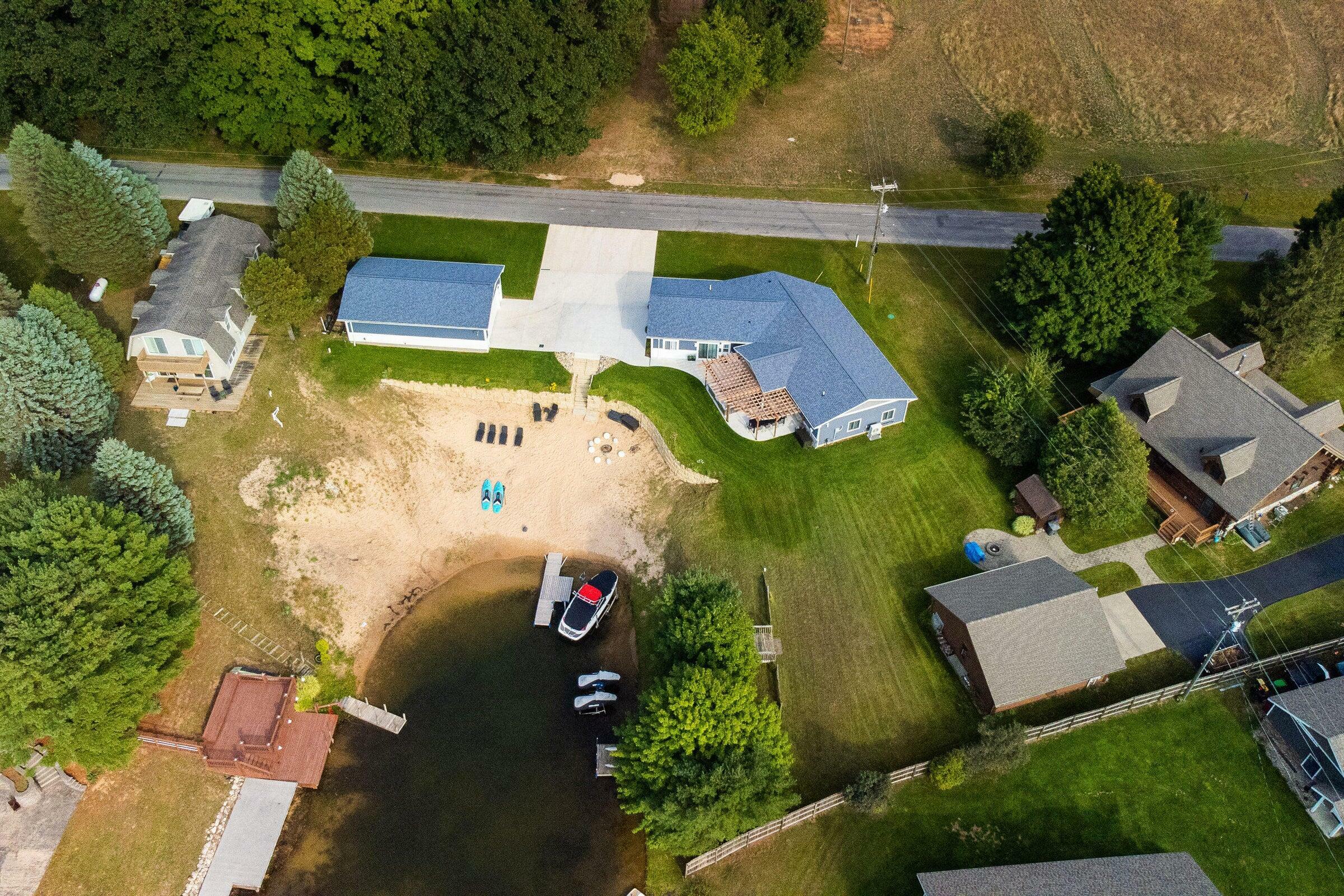 Property Photo: 1641 N Arrowhead Road MI 49436