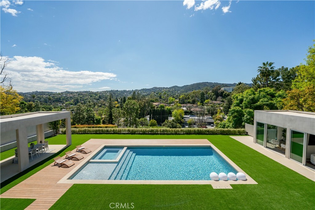 Property Photo: 4442 Estrondo Drive CA 91436