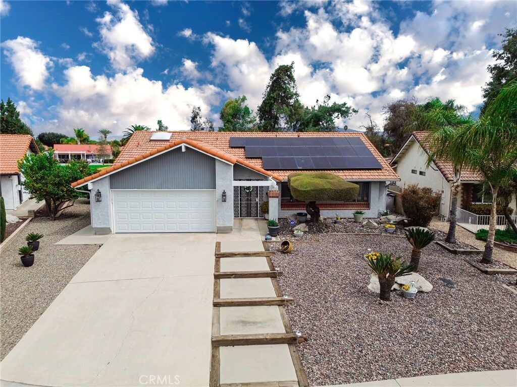 Property Photo: 1270 Sequoia Circle CA 92545