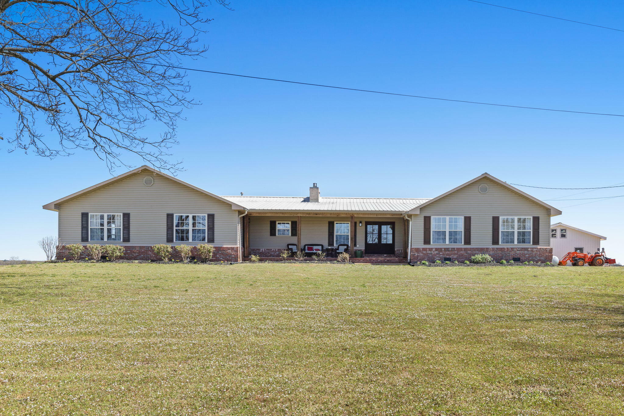 Property Photo: 260 County Road 417 MS 38849