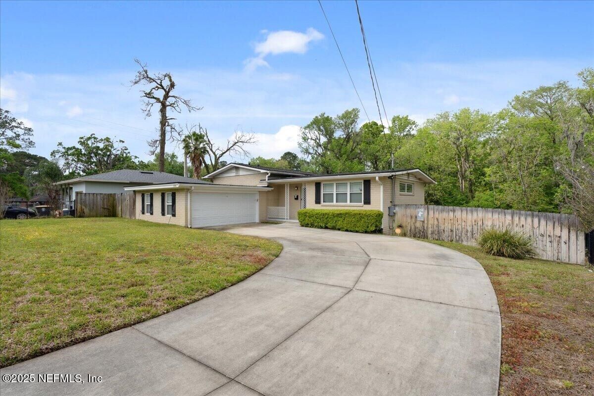 Property Photo: 3546 Edgewater Drive FL 32210