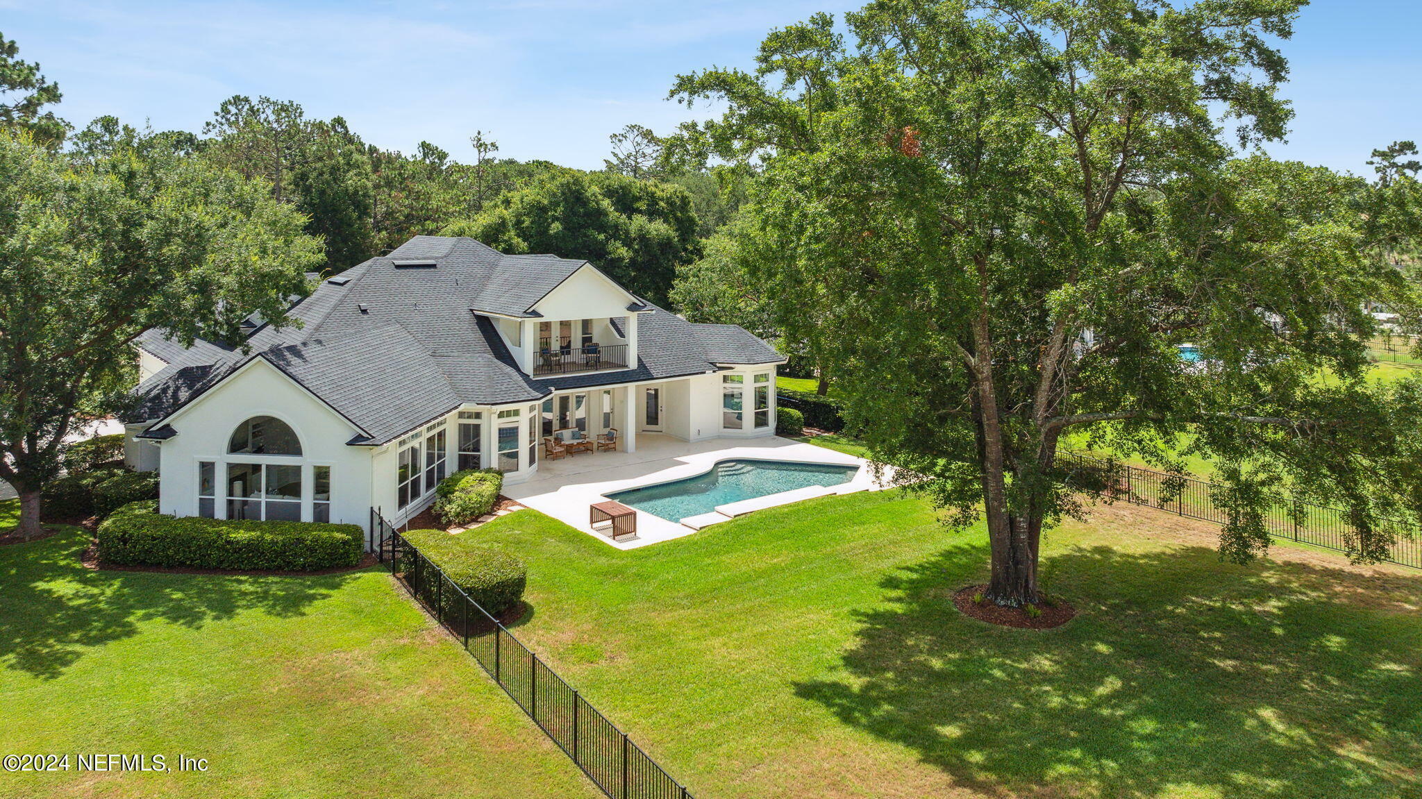 Property Photo: 4520 Swilcan Bridge Lane N FL 32224