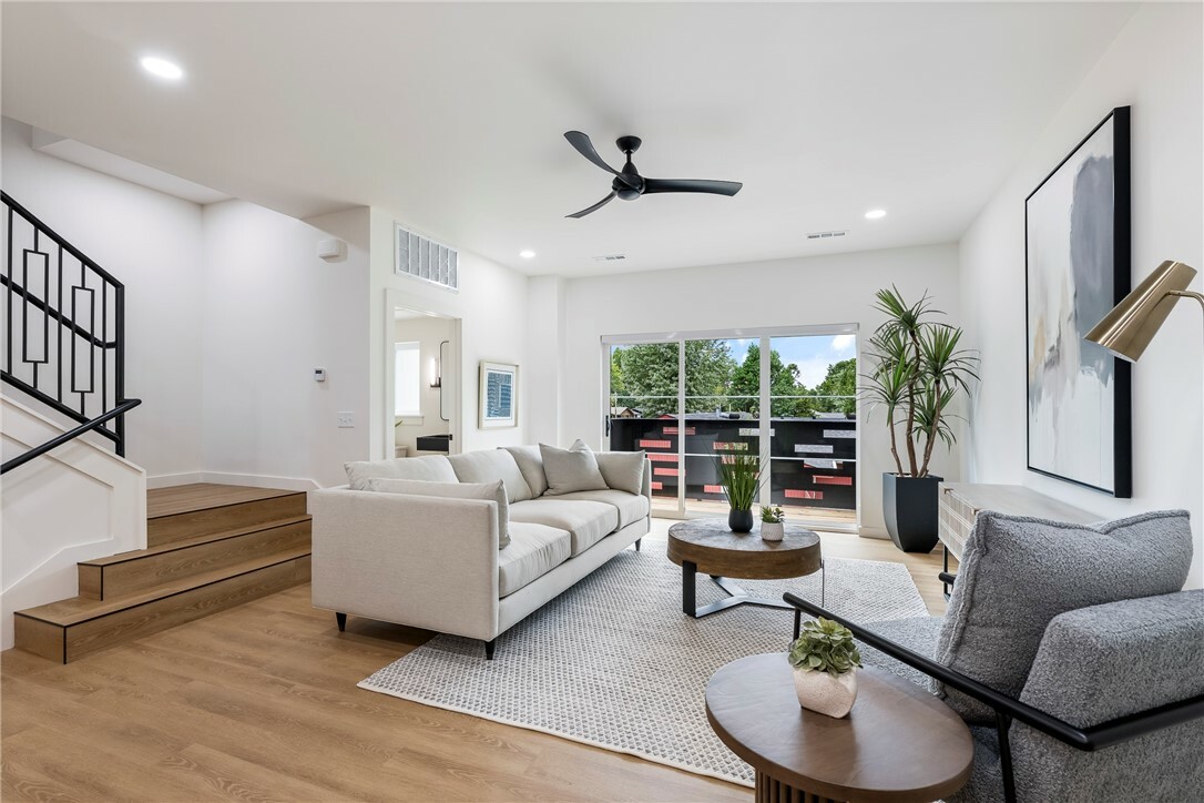 Property Photo: 929 SE 10th Street AR 72712