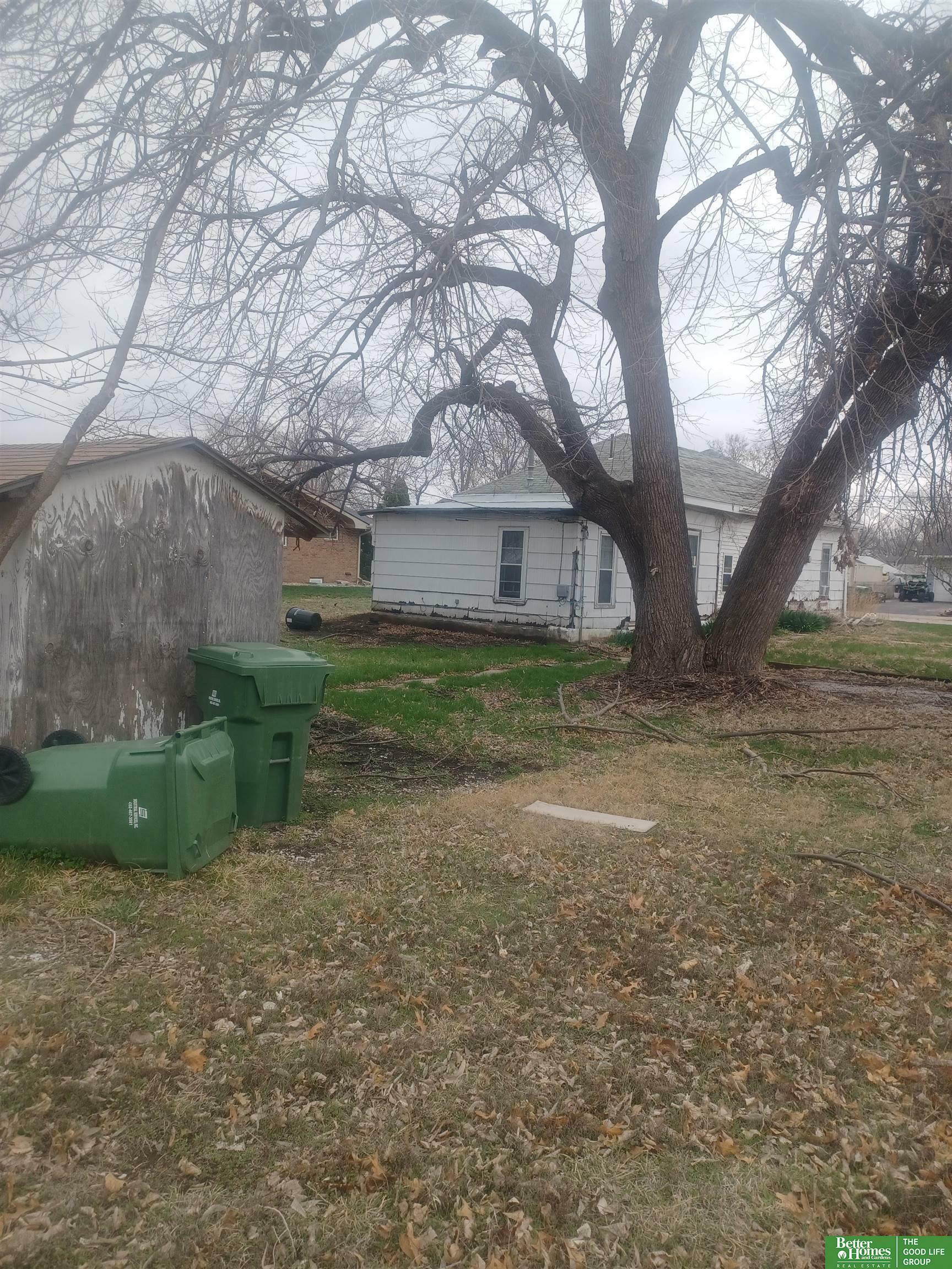 Property Photo: 10621 N 144th Street NE 68462
