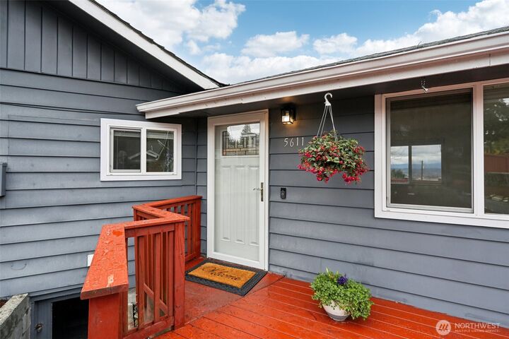 Property Photo: 5611 Commercial Avenue WA 98203