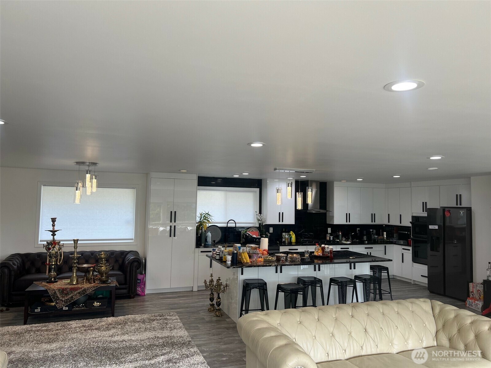 Property Photo: 21704 3rd Avenue SE WA 98021