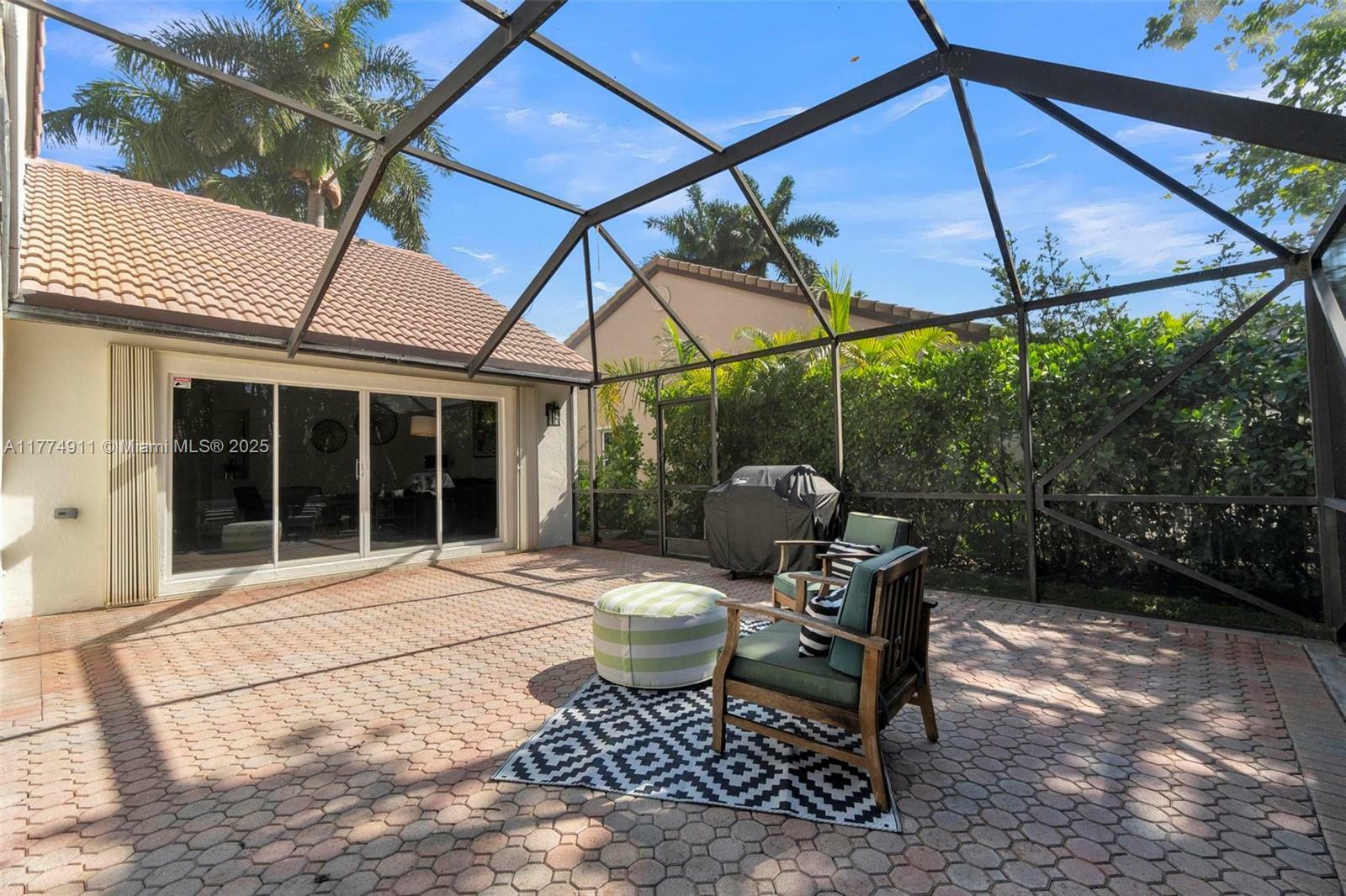 Property Photo: 19498 NW 14th St FL 33029
