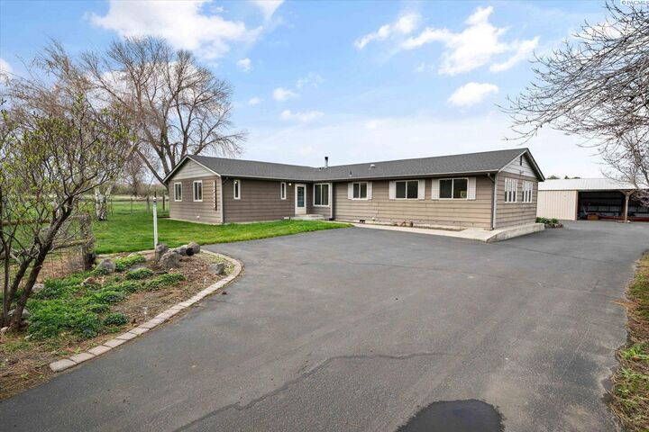 90403 W Hess Road  Prosser WA 99350 photo