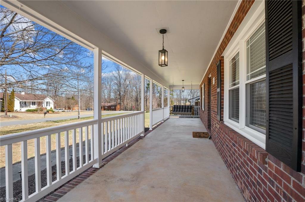 Property Photo: 254 Huntingdon Road NC 27295