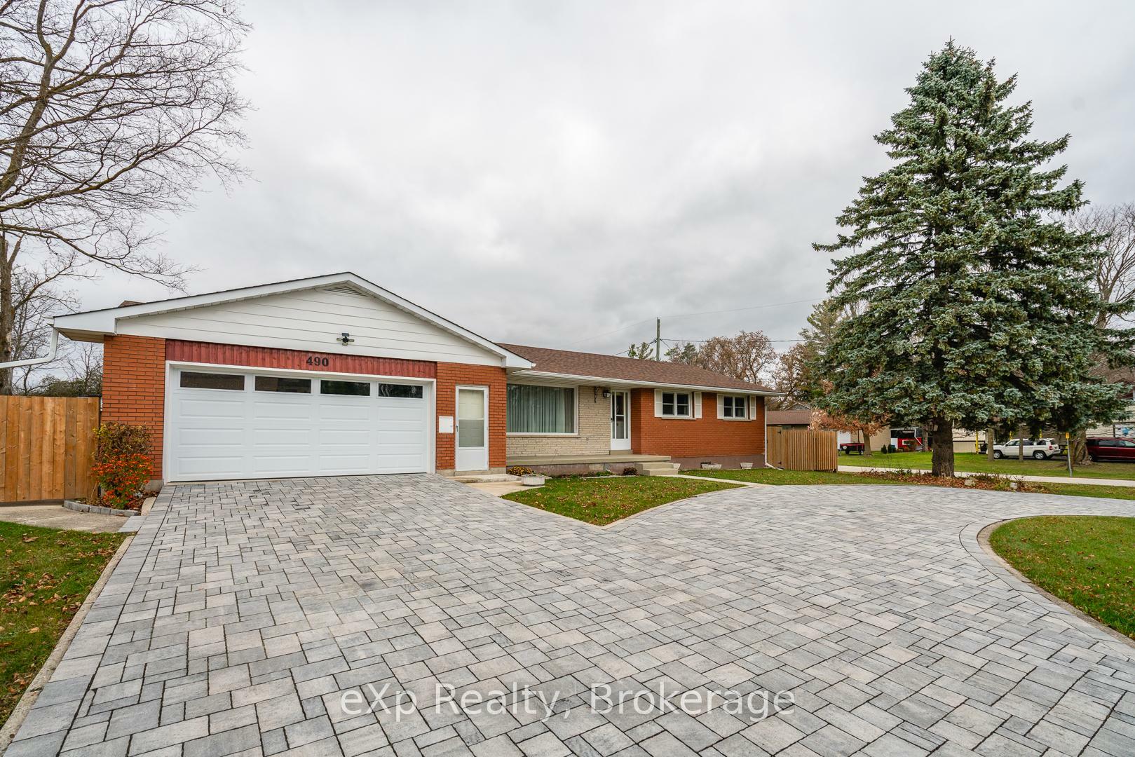 Property Photo: 490 Saddler Street E ON N0G 1R0