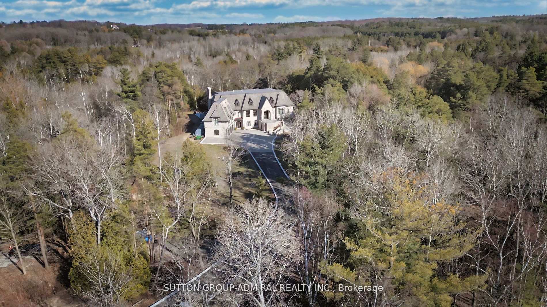 Property Photo: 105 King Hills Lane ON L7B 1A3
