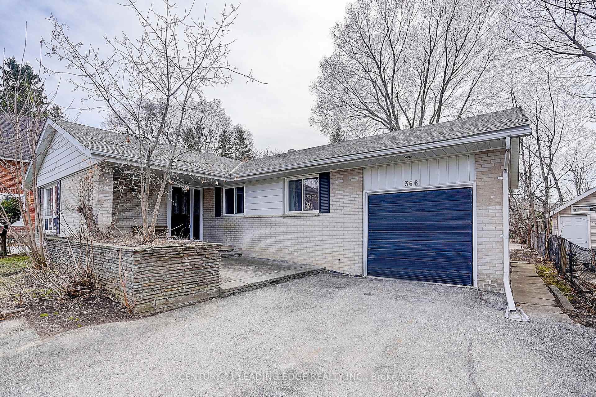 Property Photo:  366 Main Street N  ON M3P 1Z3 