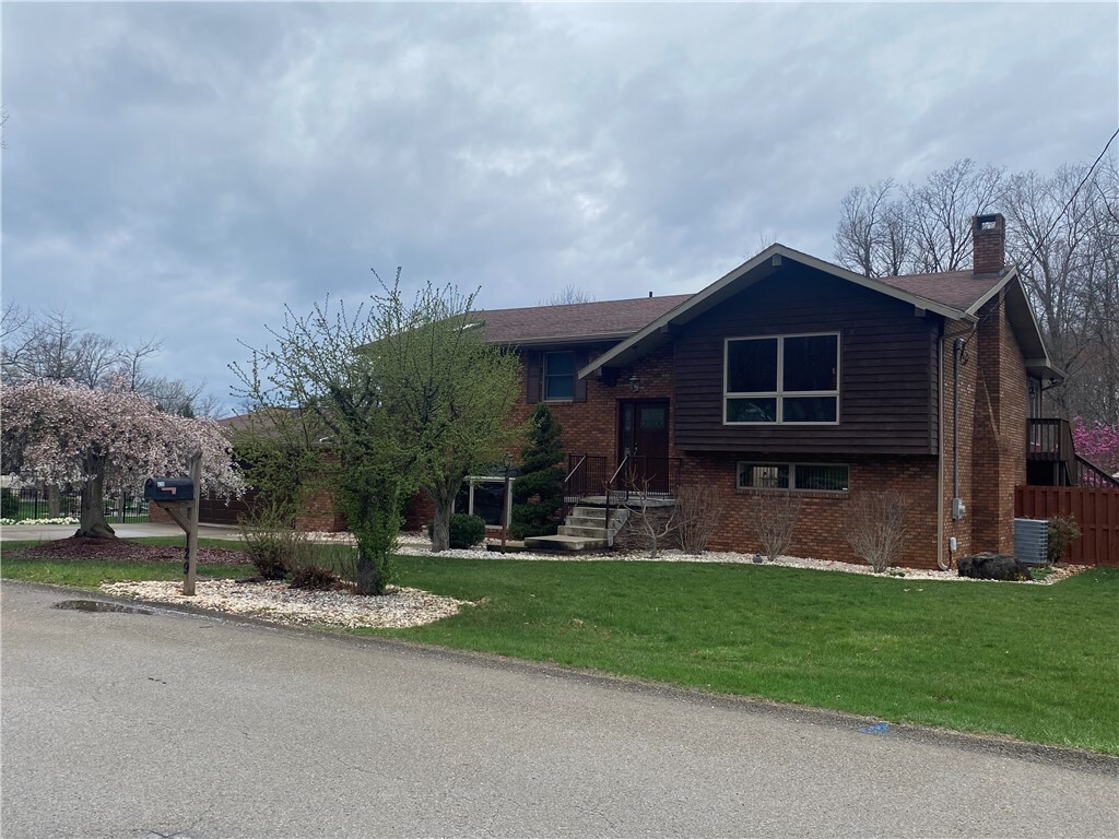 Property Photo:  129 Mulberry Street  PA 15445 