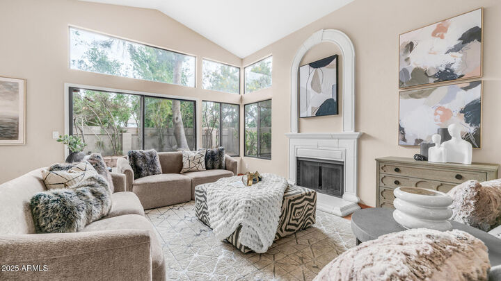 Property Photo:  76 E Calle De Arcos --  AZ 85284 