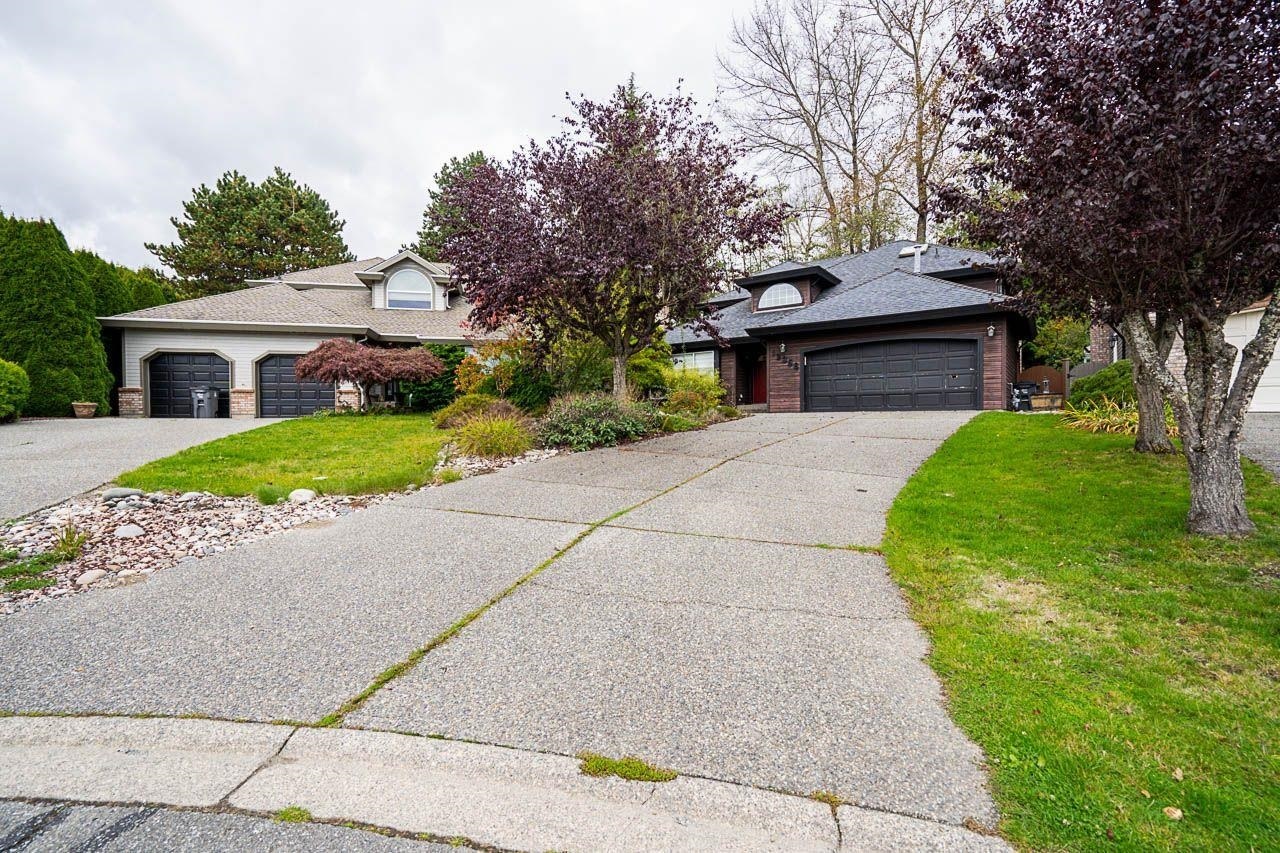 Photo de la propriété: 12356 56 Avenue BC V3X 2X2