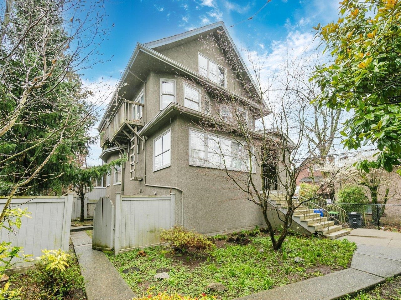 Property Photo: 482 W 17th Avenue BC V5Y 2A2