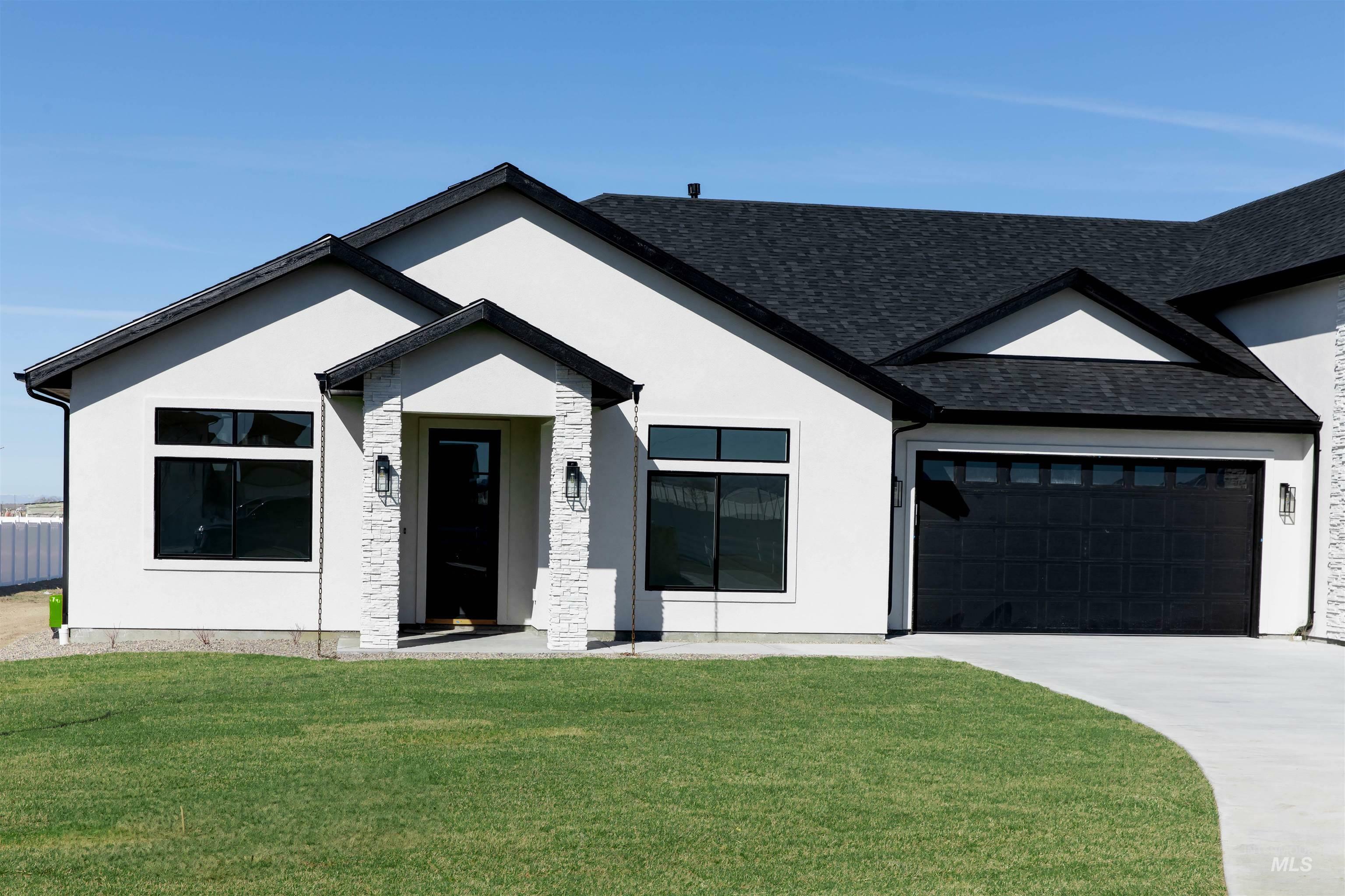 Property Photo: 4300 NW Purple Sage Cir ID 83647