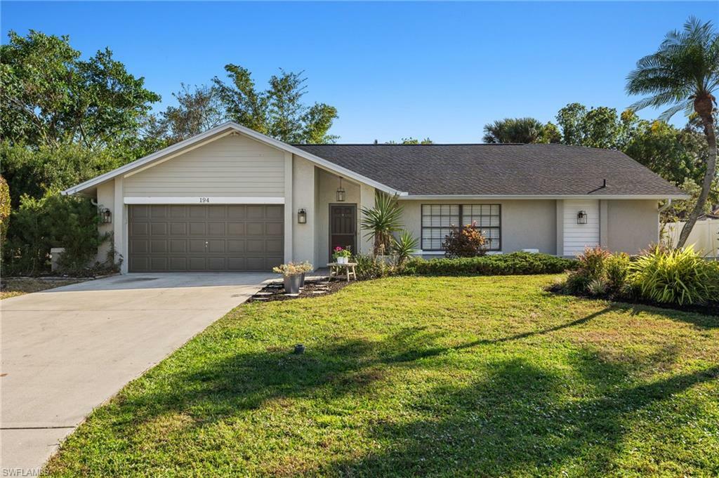 Property Photo: 194 Wickliffe Dr FL 34110