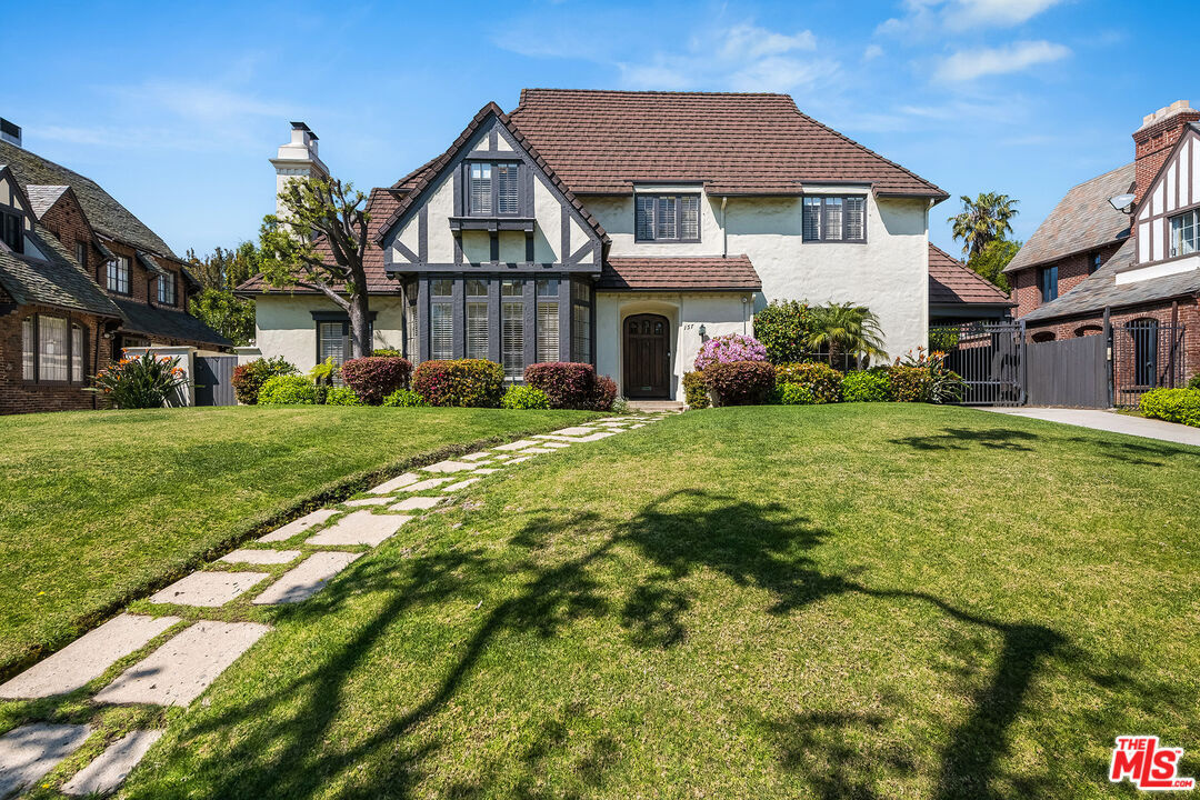 Property Photo: 157 N Las Palmas Ave CA 90004