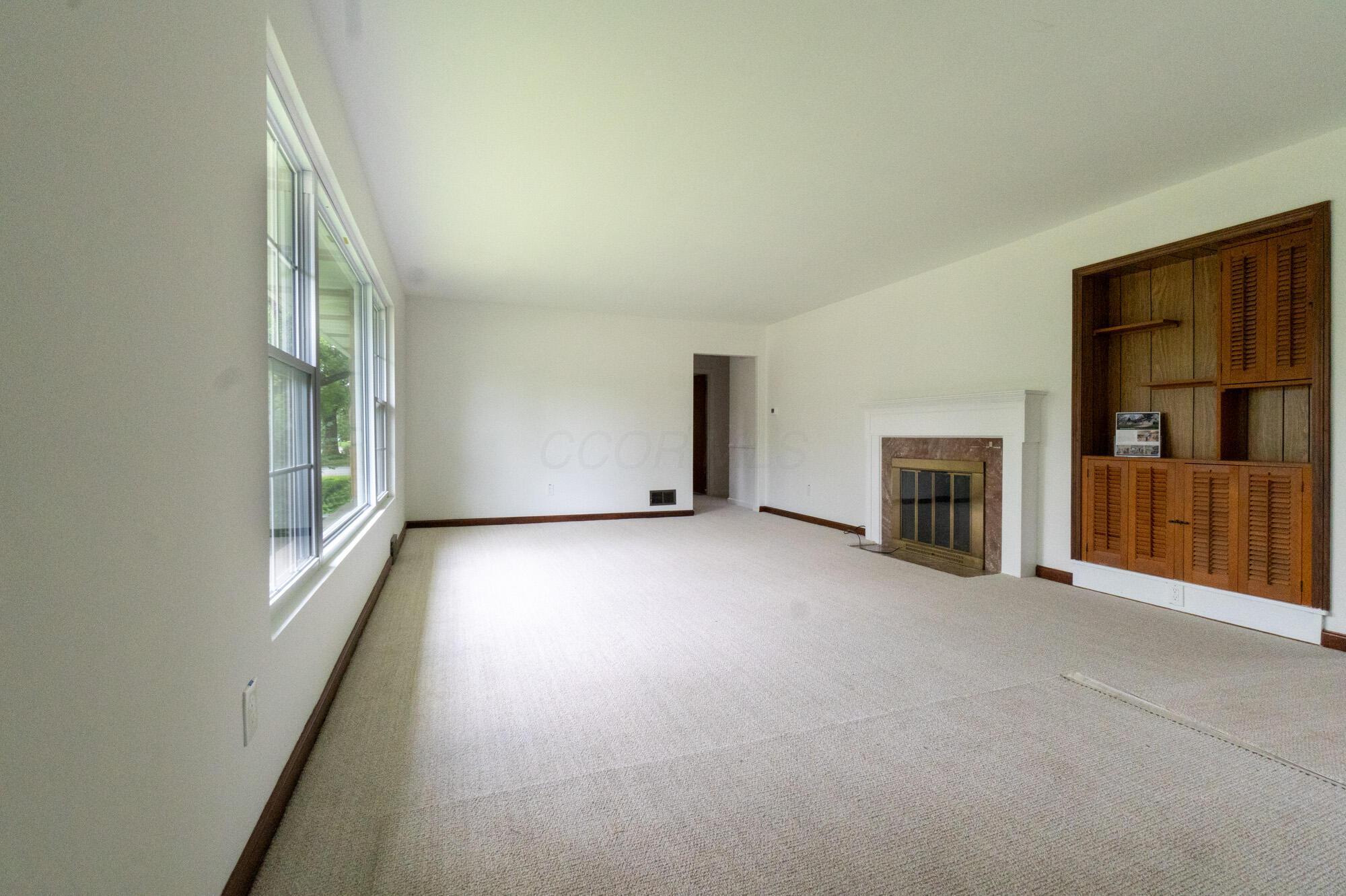 Property Photo: 3161 Avalon Road OH 43221