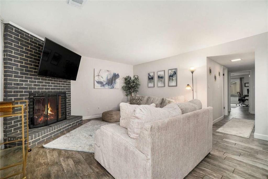 Property Photo: 2112 Palmyra Drive GA 30067